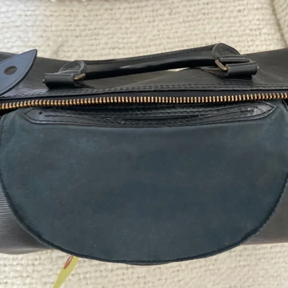 Louis Vuitton Epi Black Speedy 30 - Picture 12 of 14